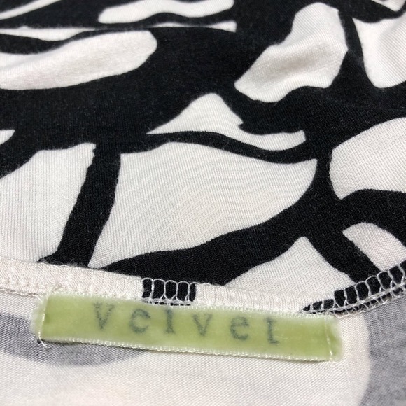 Velvet Womens Shirt Medium Black & White Raw Hem Sleeveless Blouse Tank Top - Picture 4 of 4